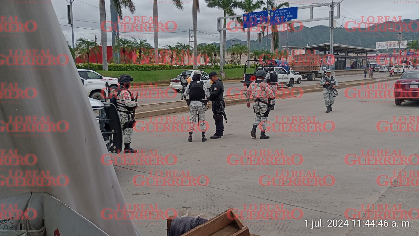 Un hombre herido a balazos, frente a Soriana Renacimiento.