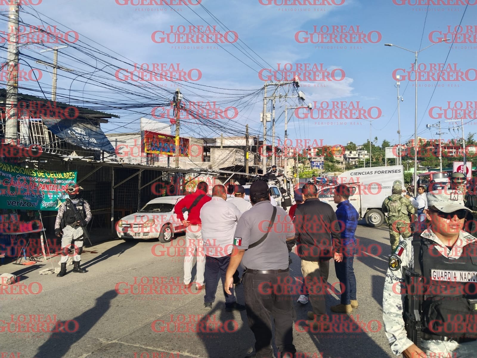 Sujeto mata a uno y hiere a otro más, en su huida se enfrenta con la GN y estos lo detienen, en Acapulco