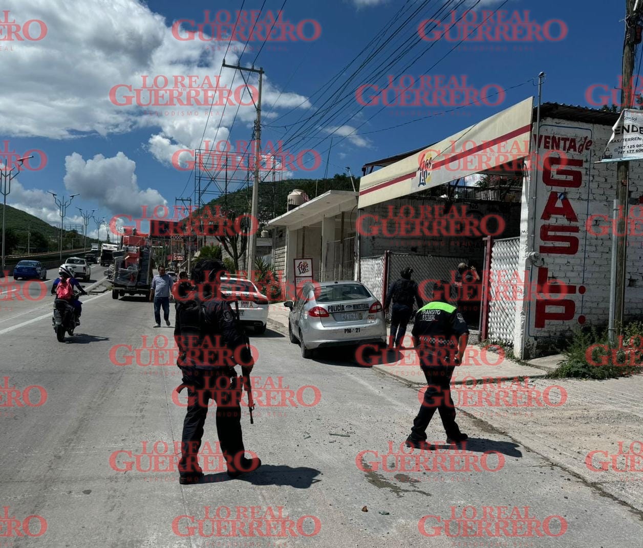 Motociclistas armados, asaltan y dejan maniatados a dos empleados de una gasera, en Chilpancingo  *** Las víctimas recibieron la indicación de su patrón de no dar detalles del robo ni denunciar ante el Ministerio Público