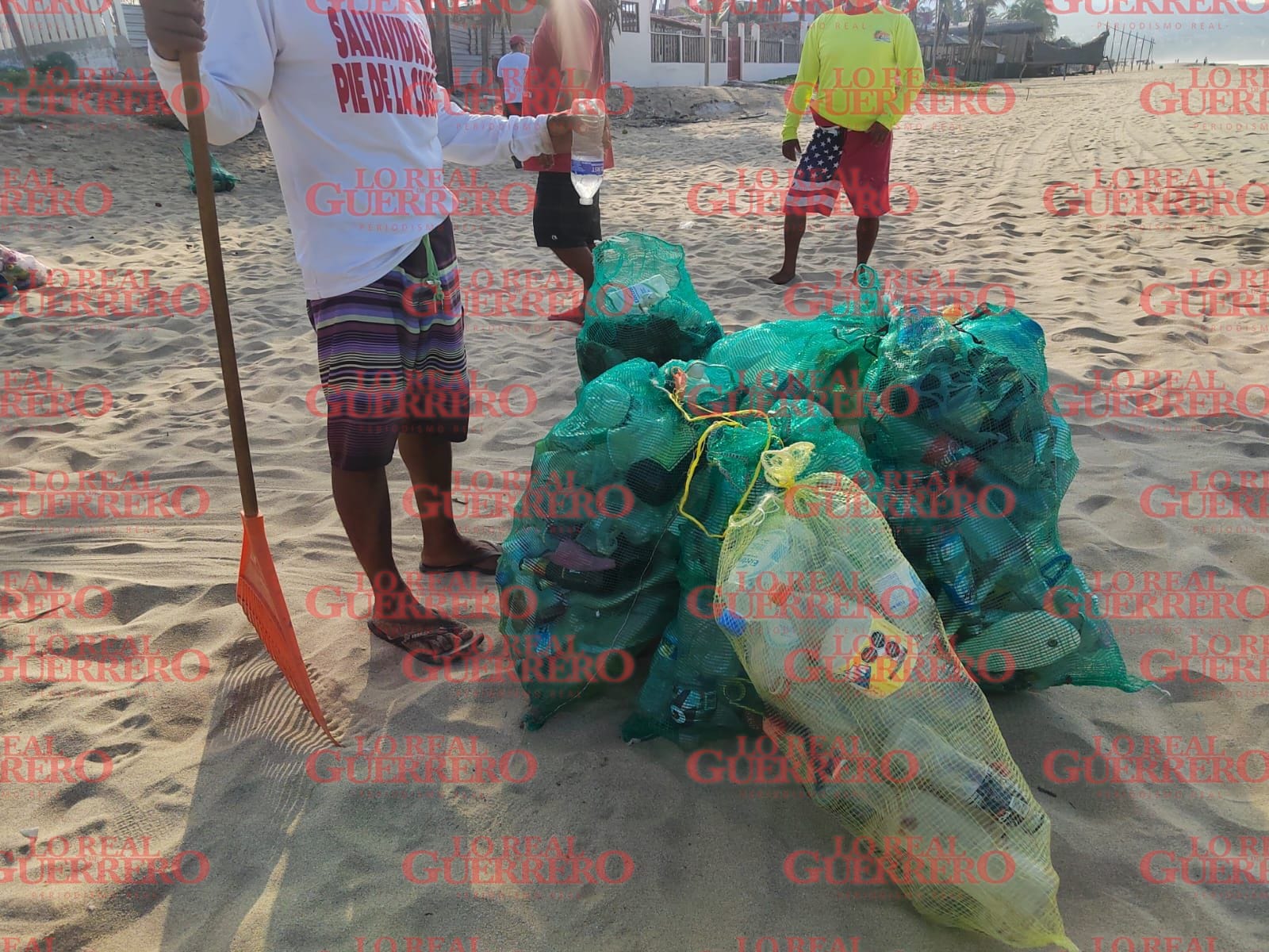 Realizan torneo para recolectar basura en playa de Pie de la Cuesta  *Los ciudadanos tanto locales como turistas dejan sus desechos cuando acuden a ingerir bebidas a este lugar en la zona poniente de Acapulco.
