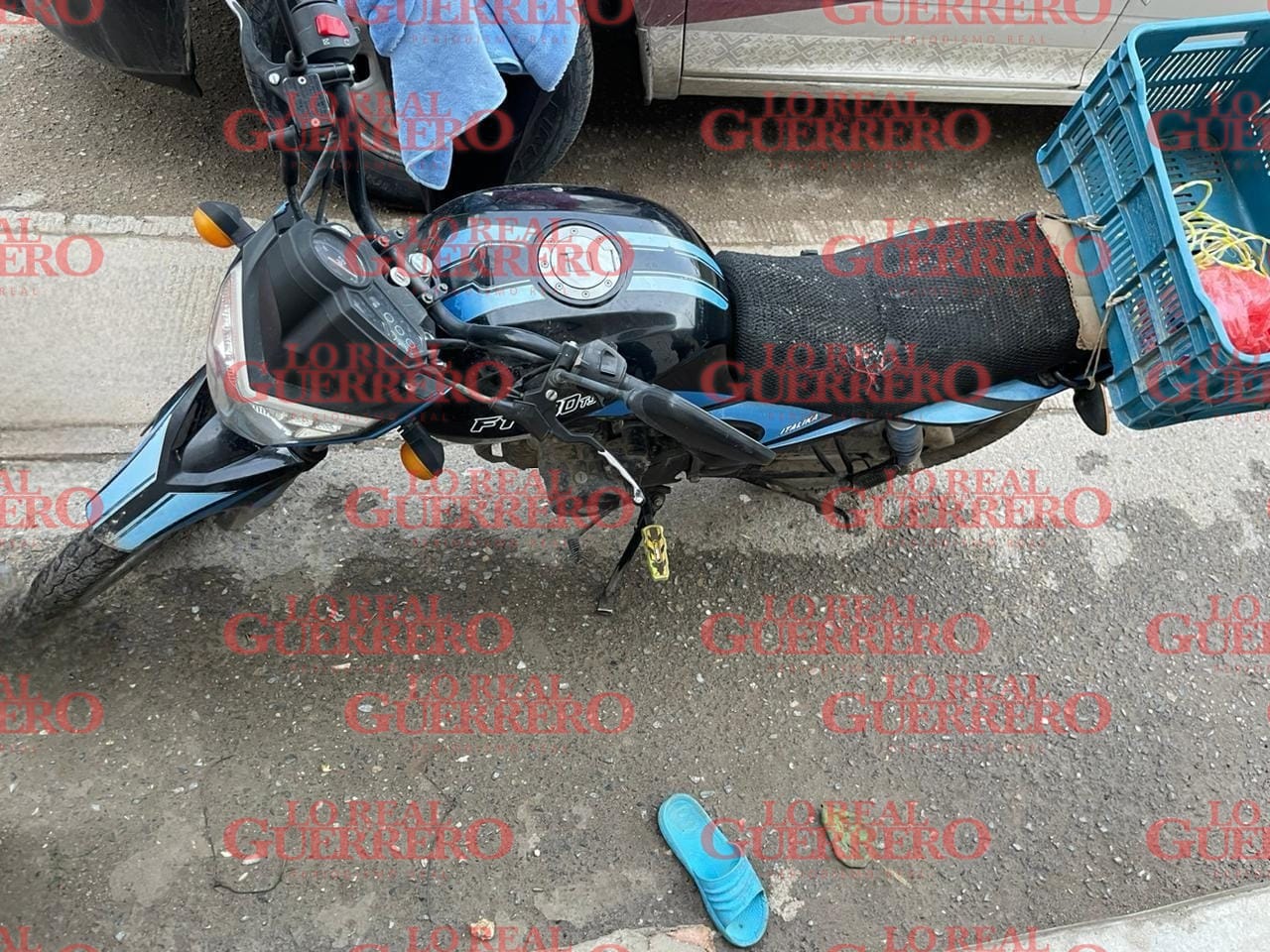 Vecinos Chilpancingo sorprenden a presunto ladrón de motos, lo amarran y lo golpean  *** El sujeto fue entregado a la policía pero más tarde fue dejado en libertad porque los agraviados no denunciaron ante el MP