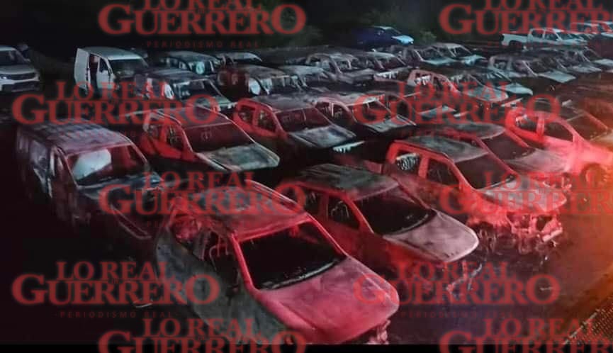 Arden en llamas decenas de vehículos en La Unión  *El lugar de los hechos tenía por lo menos 200 coches e su interior cuando iniciaron las llamas.,