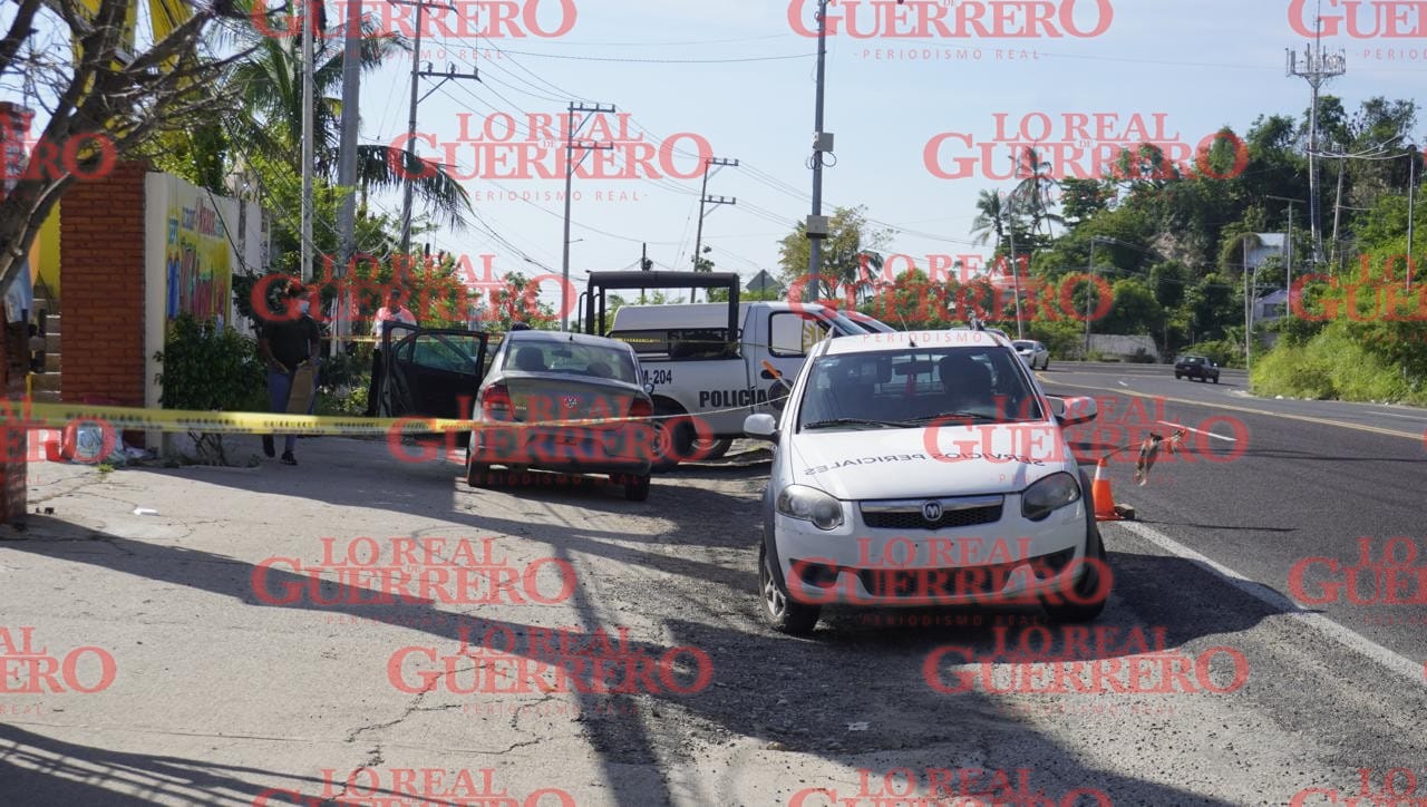 Localizan cadáver dentro de la cajuela de un coche en el “derrumbe”.  *El vehículo fue abandonado justo afuera de uno de los restaurantes del mencionado lugar.