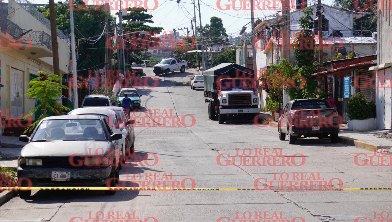 Dejan encajuelado un cuerpo en la colonia Cuauhtémoc  *El vehículo fue abandonado desde la mañana de este sábado, según vecinos.