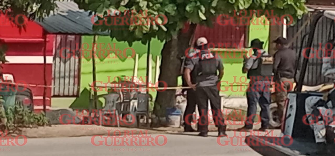Atacan a presunto policía ministerial en poblado del Cayaco  *La víctima perdió la vida afuera de un autolavado sobre la carretera federal a la Costa Chica.