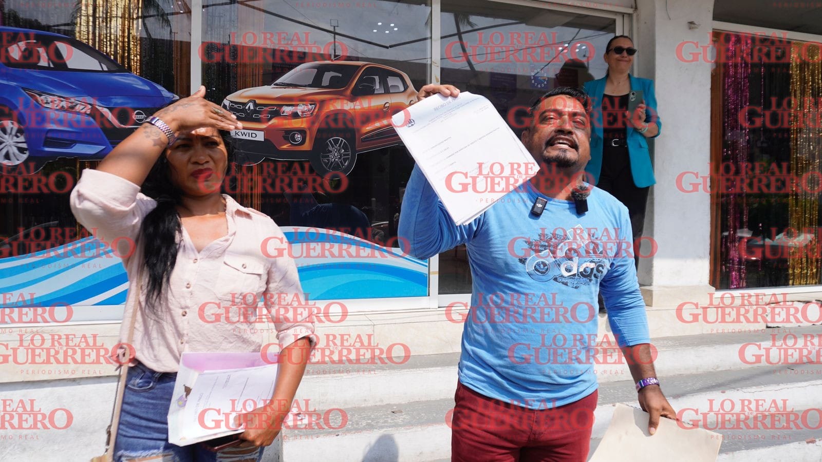 Se quejan de presunto fraude con financiera automotriz  *Los quejosos presentaron pruebas que demuestran haber realizado el pago del enganche y seguro de coches desde hace