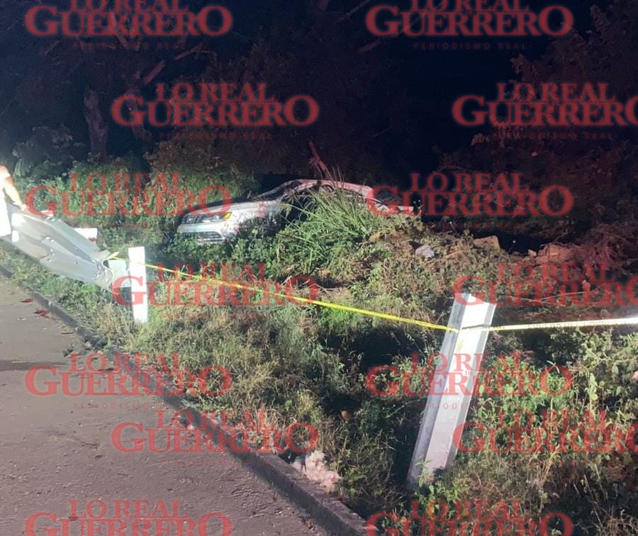 Muere matrimonio y su bebé en aparatoso choque automovilístico cerca de Acapulco  *** Los fallecidos son un ex comandante de la PIM, su esposa que trabajaba en la Fiscalía y su menor hija