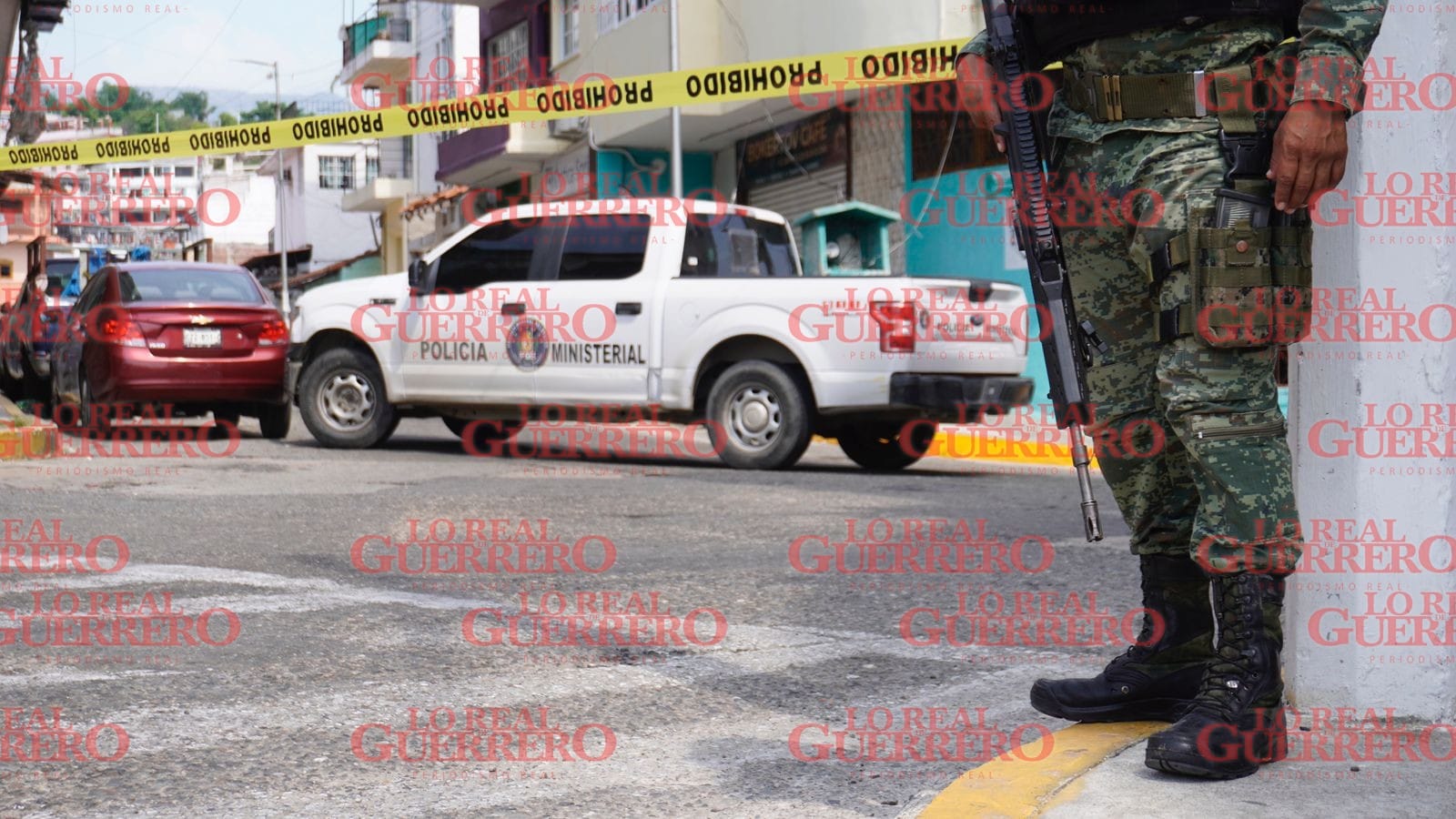 Privan de la vida a taxista y hieren a pasajera  *La víctima fue atacada con arma corta cuando circulaba atrás del antiguo Ayuntamiento porteño.