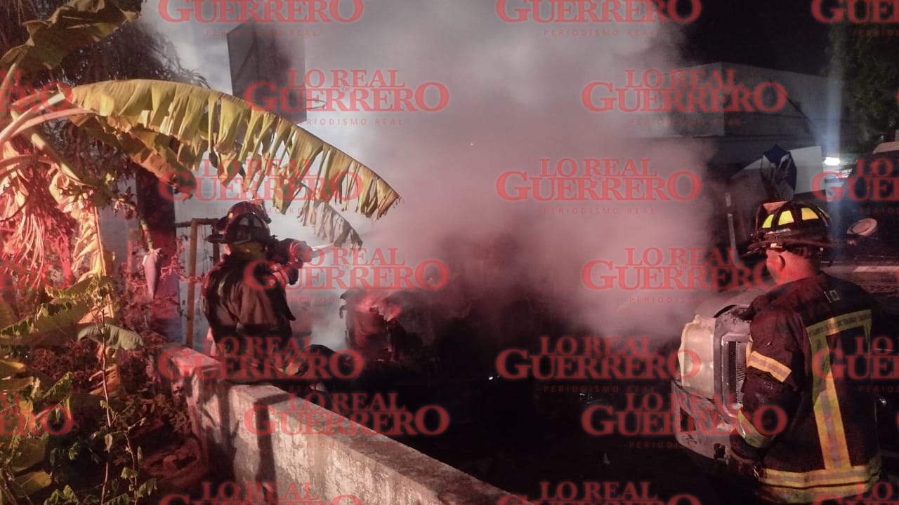 Arden en llamas camionetas de valores  *Se desconoce las causas que dejaron a una unidad en pérdida total.