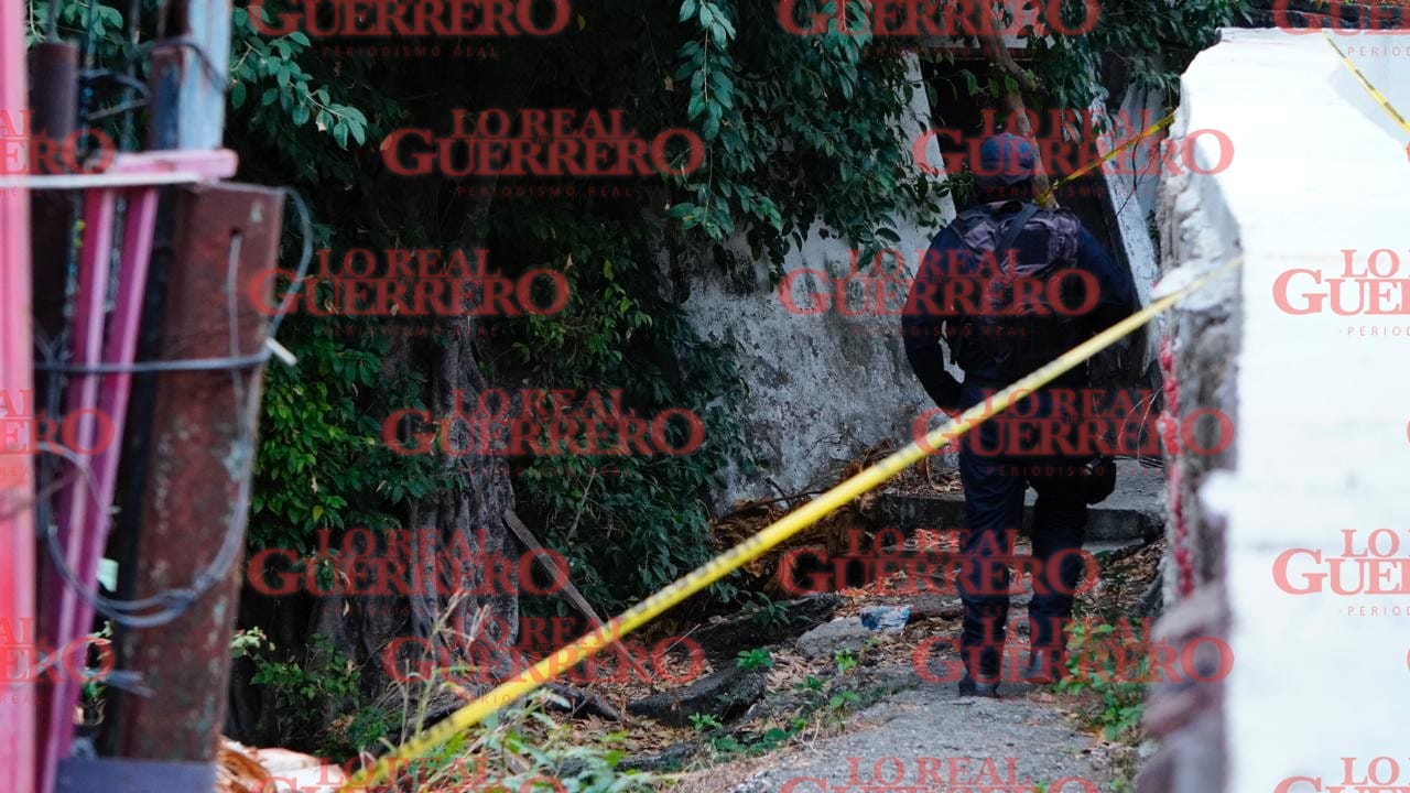 Abate Policía Estatal a presuntos delincuentes en fraccionamiento de Acapulco  *Fuentes señalan que fueron perseguidos por elementos desde la avenida Cuauhtémoc y les dieron alcance en un arroyo de aguas negras.