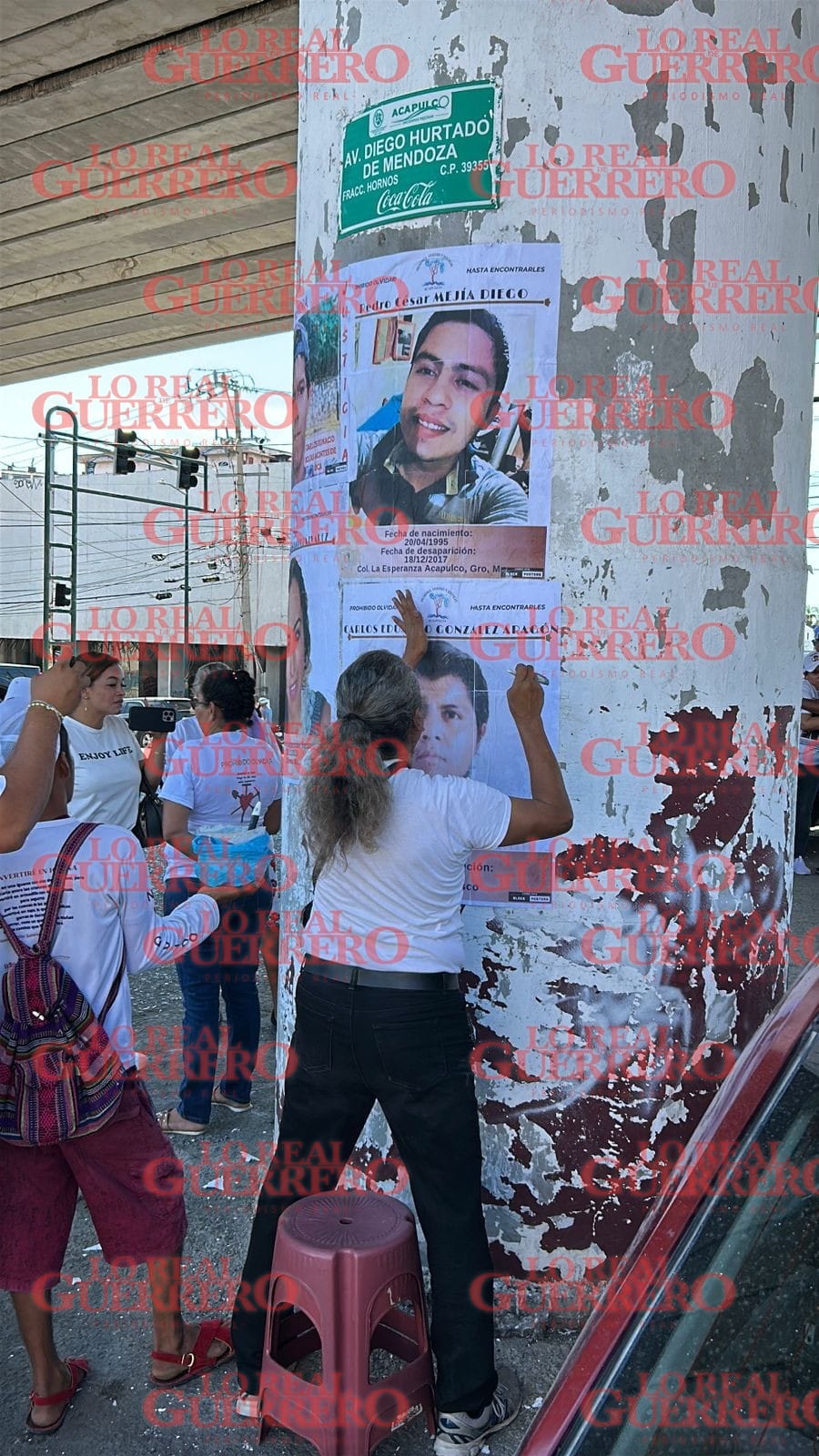 Continúan buscando a sus desaparecidos  *Colectivos colocan fotos de personas desaparecidas en últimos tres meses del año, con la finalidad de que la ciudadanía los ubique.