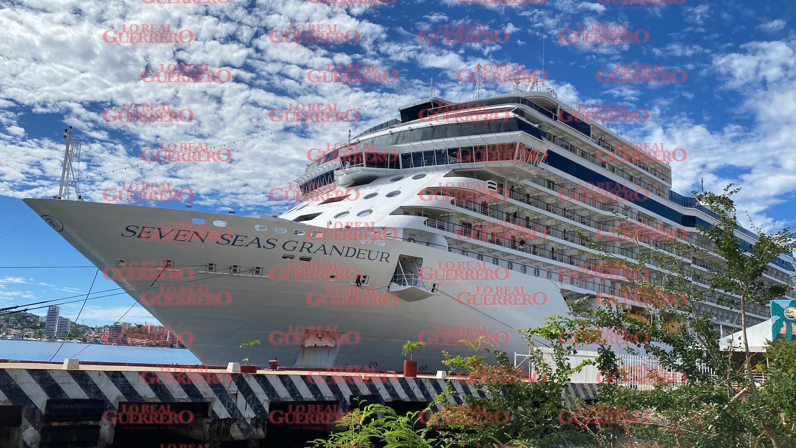 Llega segundo crucero del año a Acapulco  *Trae 700 pasajeros a bordo, los cuales estarán en el puerto hasta las 20:00 horas de este día.