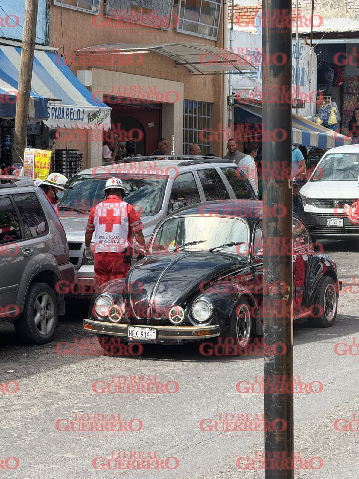 En ataque armado en pleno centro de Chilpancingo, matan a ex policía municipal  *** El occiso fue coordinador de la SSyPCM en el gobierno de Norma Otilia Hernández Martínez.