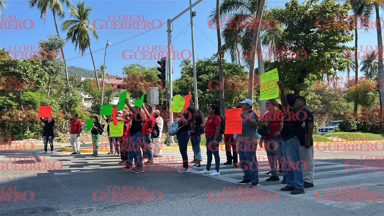 Protestan trabajadores de hotel Copacabana por despidos injustificados  *Reclaman que no hay motivo legal para rescindir del contrato colectivo de trabajo con el que cuentan.