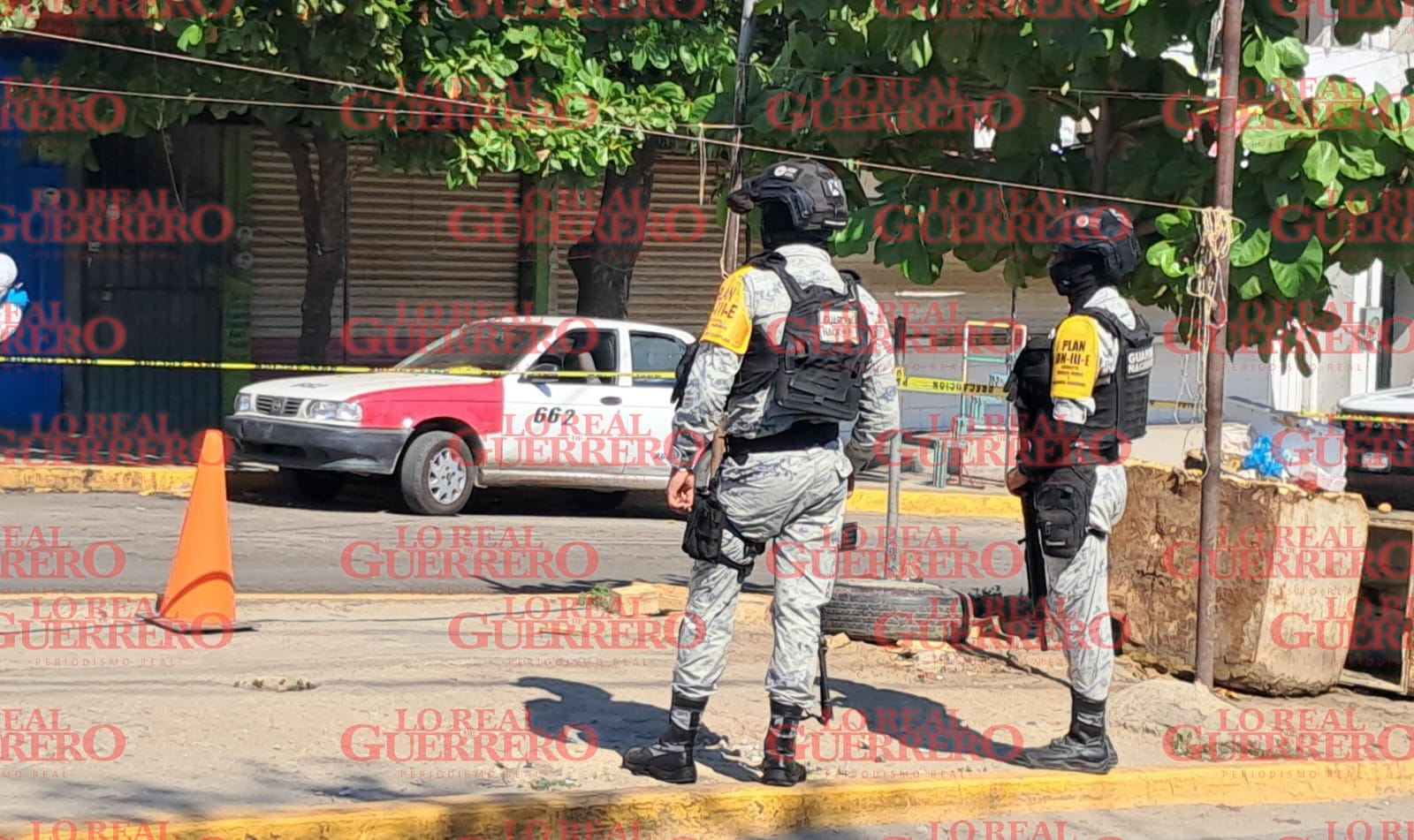 Localizan cuerpo “encajuelado” en la Zapata  *Estaba dentro de un taxi de color blanco con rojo, en una de las calles principales de la colonia.