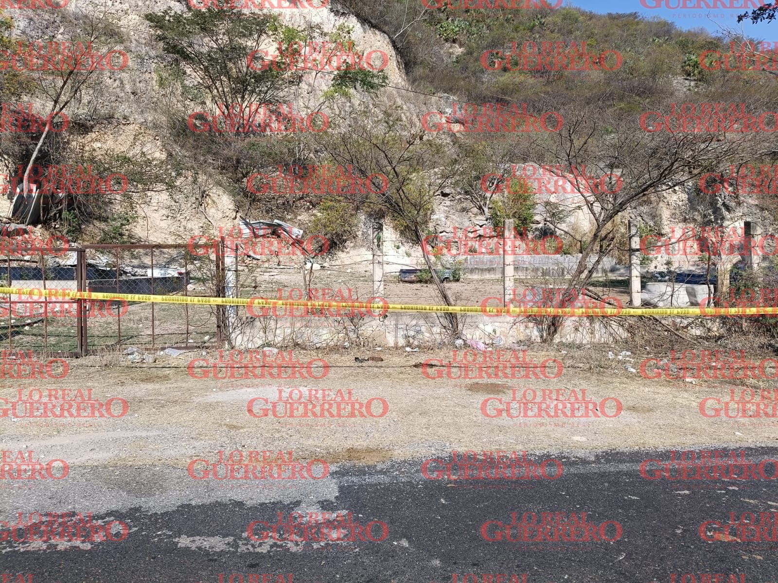 Hallan asesinado a un hombre a orilla de la carretera Apango-Atliaca; estaba maniatado y torturado