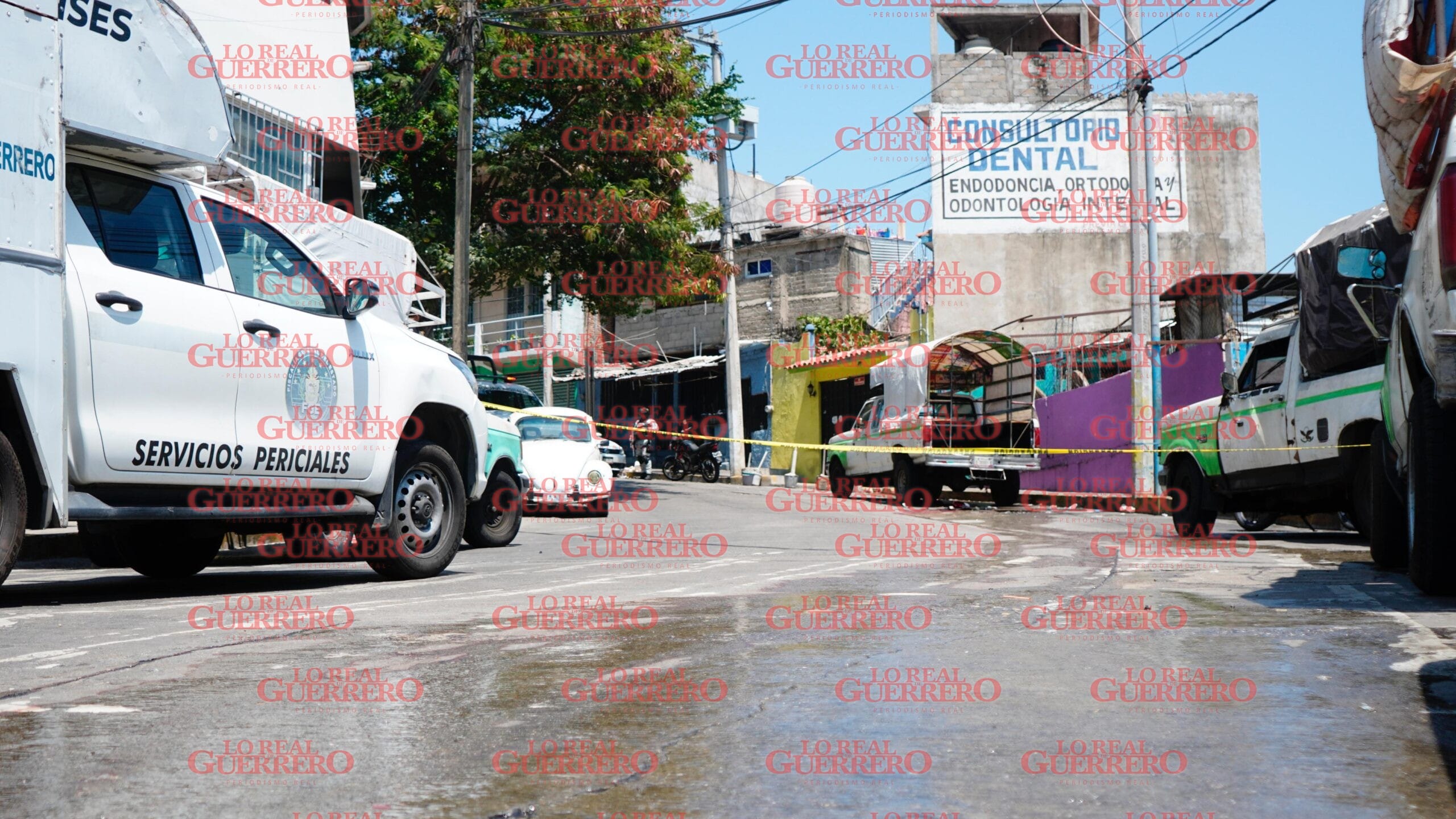 Atacan a sujeto en sitio de camionetas en La Cima  *La víctima murió en el hospital después de se trasladado por paramédicos del cuerpo de bomberos municipal.