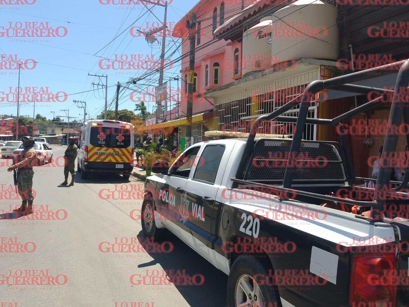 Choque entre motociclistas deja un lesionado  *Los hechos ocurrieron en el bulevar Lázaro Cárdenas, de la zona conurbada de Acapulco.