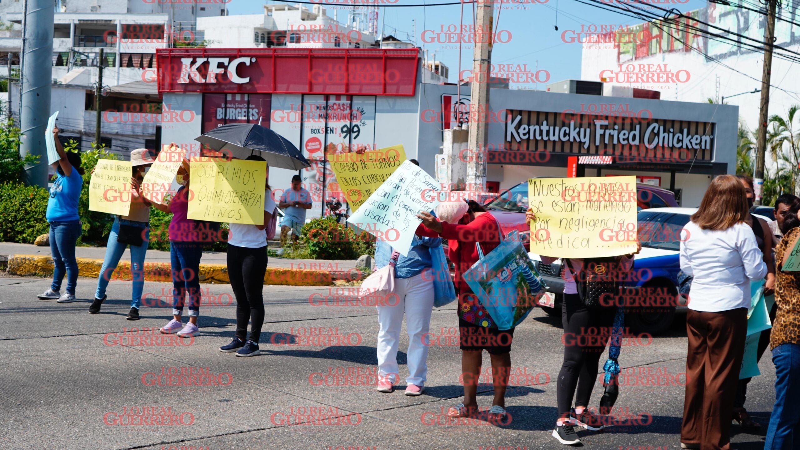 Protestan familiares de pacientes oncológicos del IMSS en Acapulco  *Bloquearon para exigir insumos y personal para atender a los pacientes pediátricos que se atienden en el Hospital General Regional “Vicente Guerrero”.