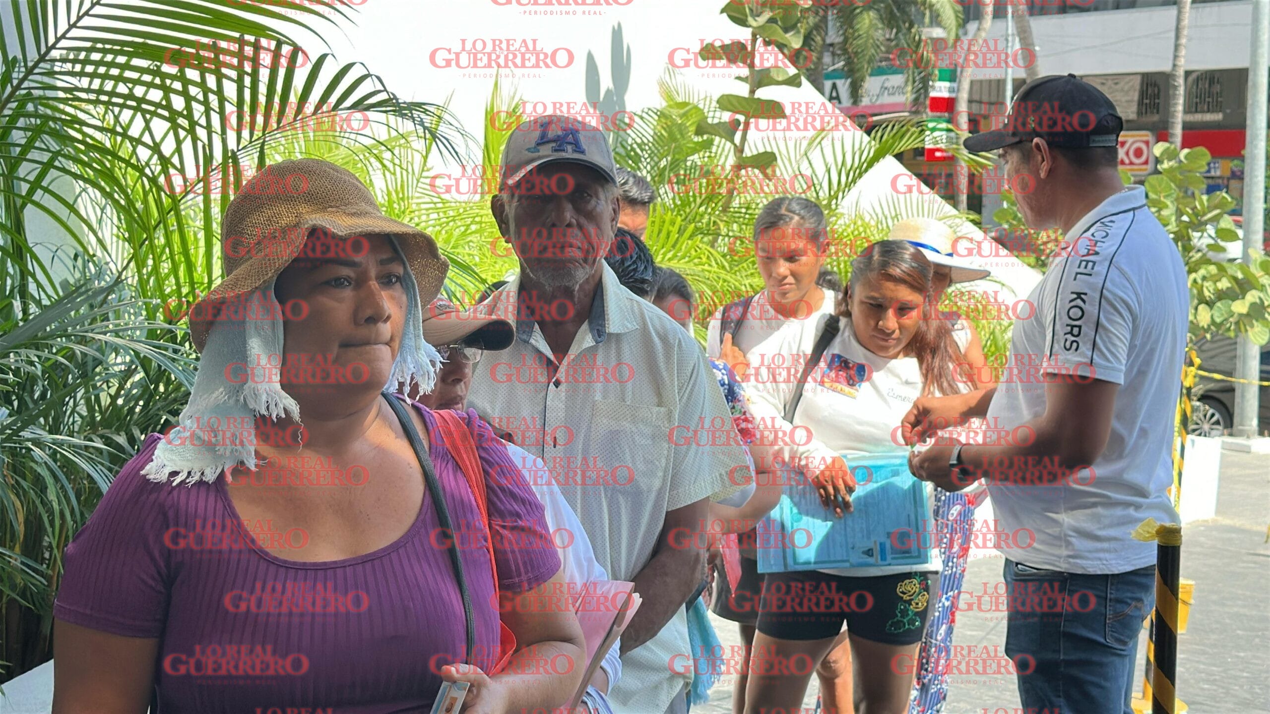 Inicia pre-registro de vendedores ambulantes de Acapulco  *Forma parte del reordenamiento que realiza FONATUR, para evitar saturación de los balnearios.