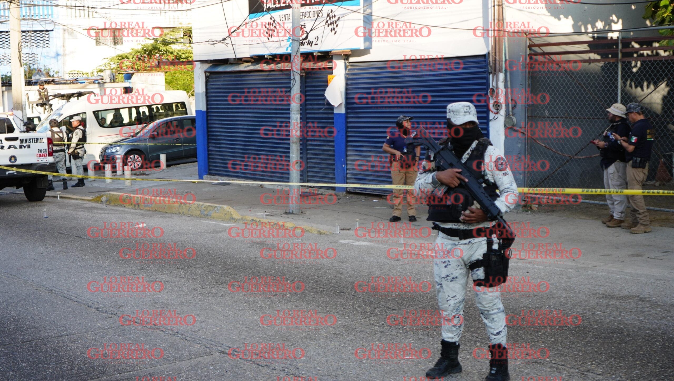 Atacan a sujeto en ataque a taller de motos de Acapulco  *Le dispararon en la cabeza y fue trasladado a un hospital por paramédicos.