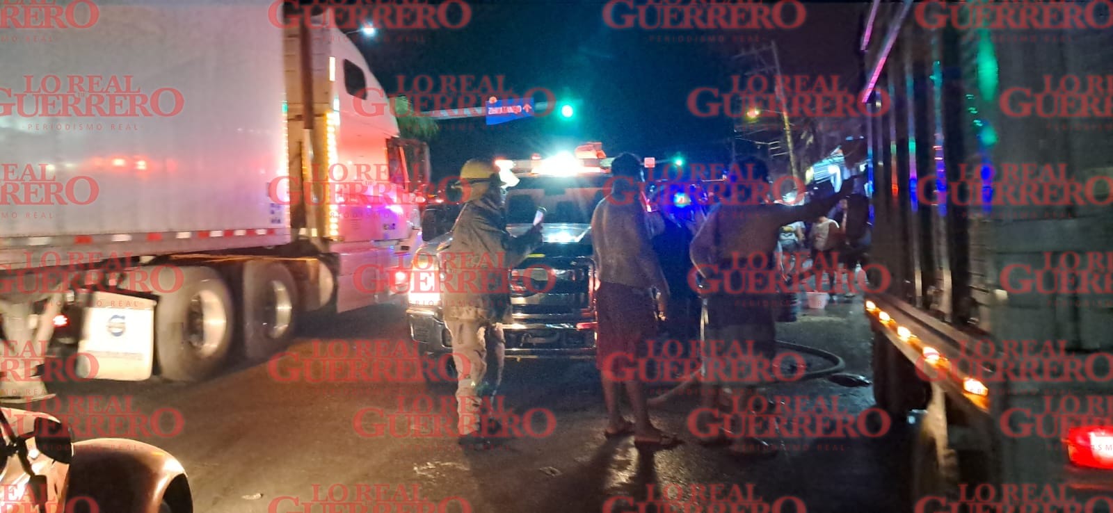 Arde en llamas local de venta de cocos en La Venta  *Versiones apuntas de que el incidente pudo ser provocado.