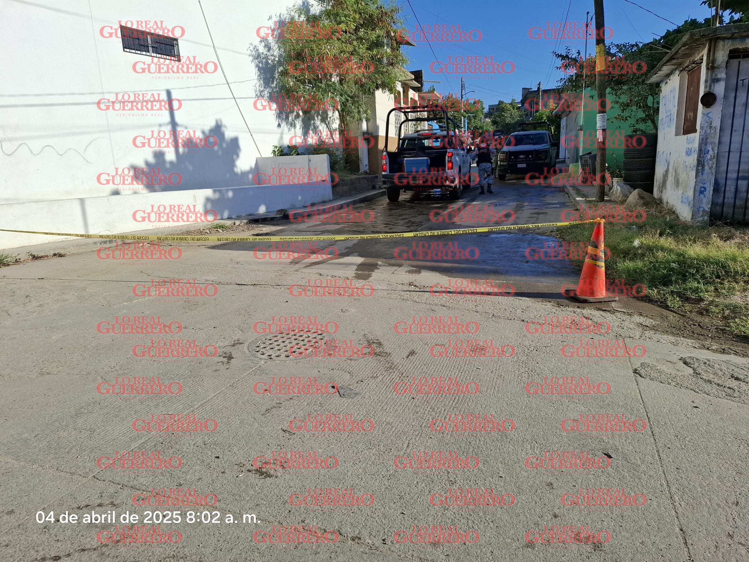 Privan de la vida a sujeto en la zona conurbada de Acapulco  *Según vecinos la víctima fue atacada desde la noche de ayer jueves y hasta la mañana de hoy viernes acudieron autoridades de seguridad.