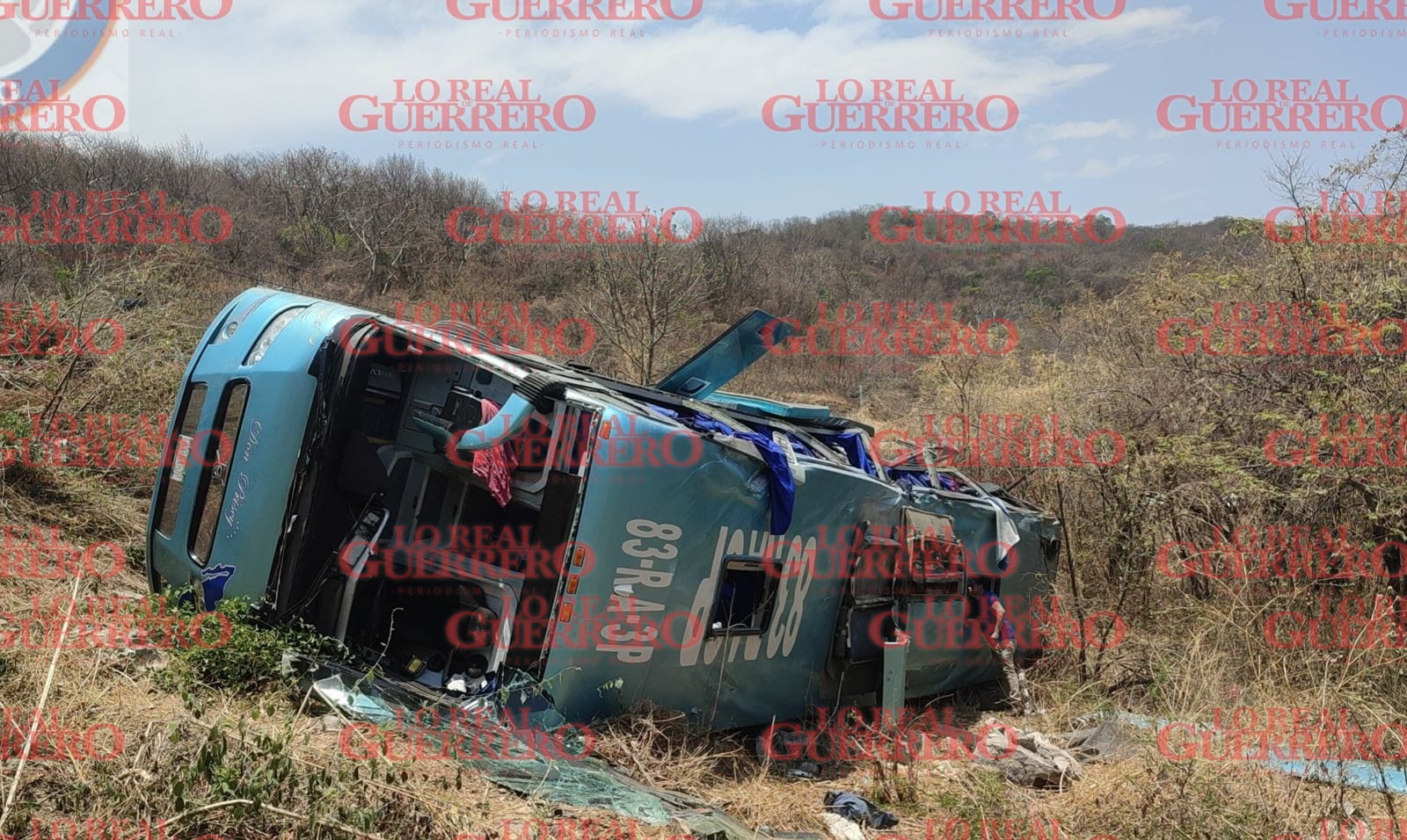 En Pilcaya, volcadura de un autobús con jornaleros, deja 30 heridos y un muerto