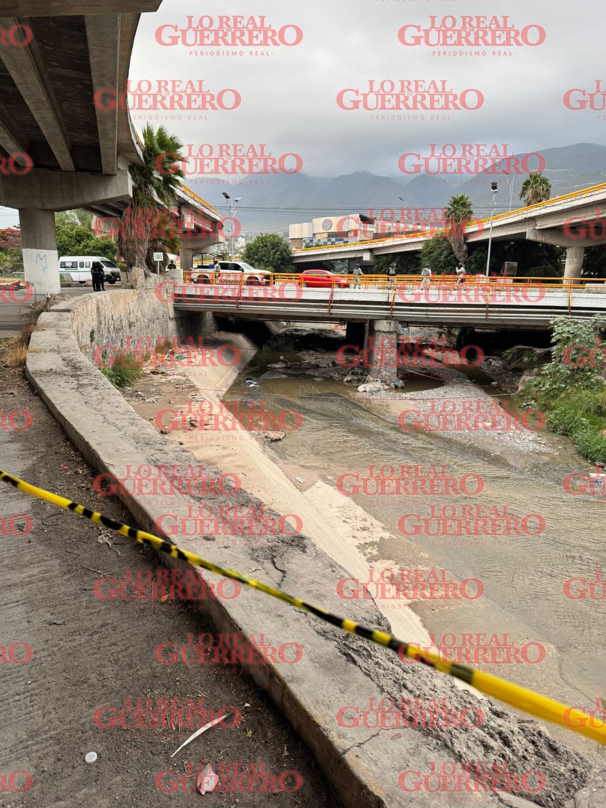 Identifican a motociclista que perdió la vida tras caer de un puente, en Chilpancingo