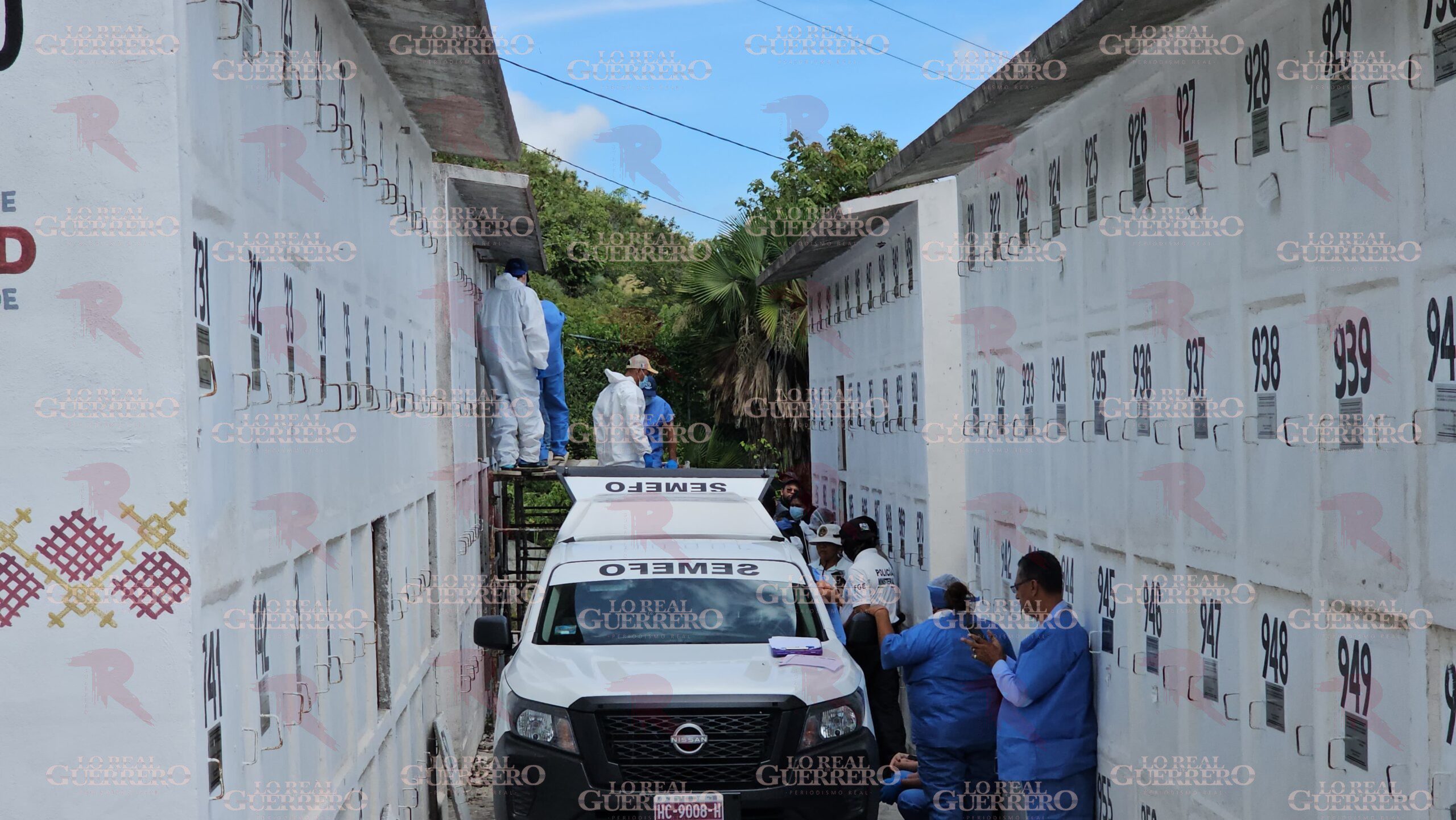 Trasladan a fosa común cadáveres de centroamericanos caídos en irrupción armada en Tecpan