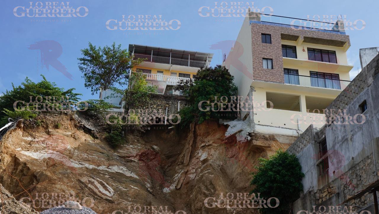 Bloquean para exigir reparación de casas afectadas por deslave de cerro en la Francisco Villa