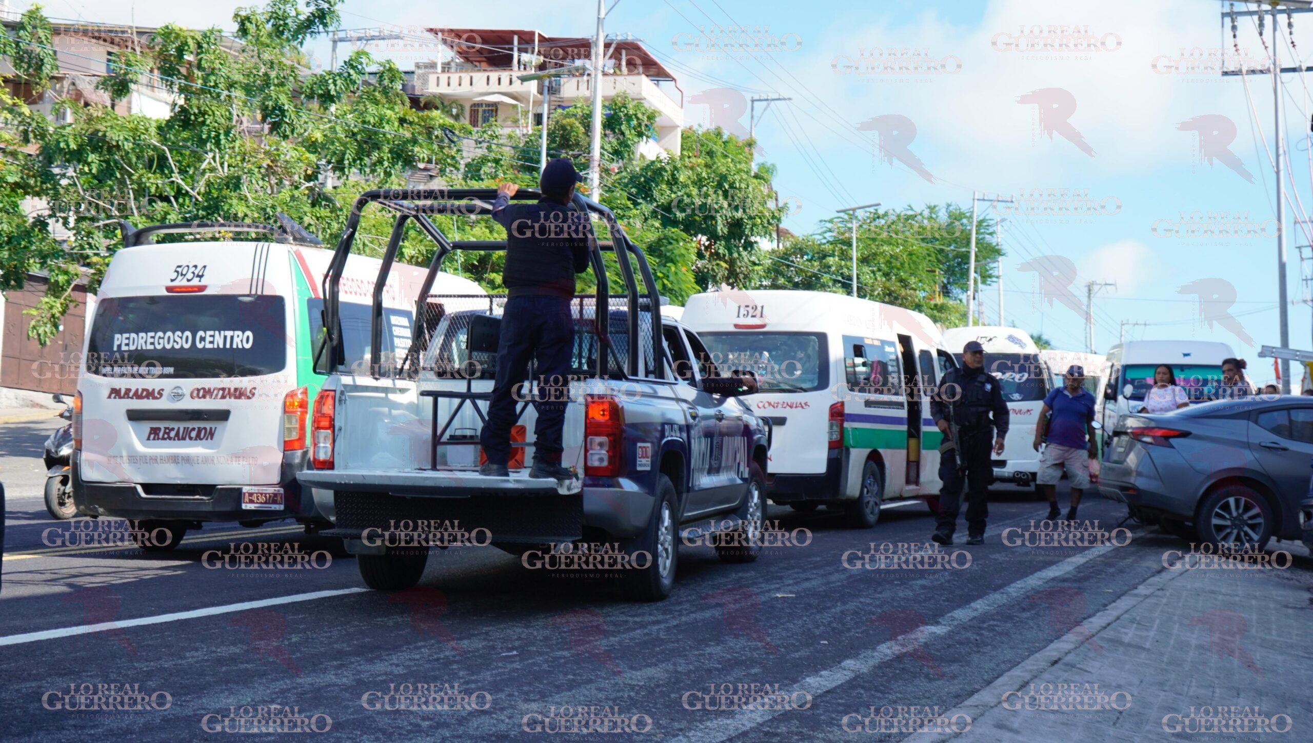 Protestan transportistas contra supuestos abusos de autoridad de la Policía