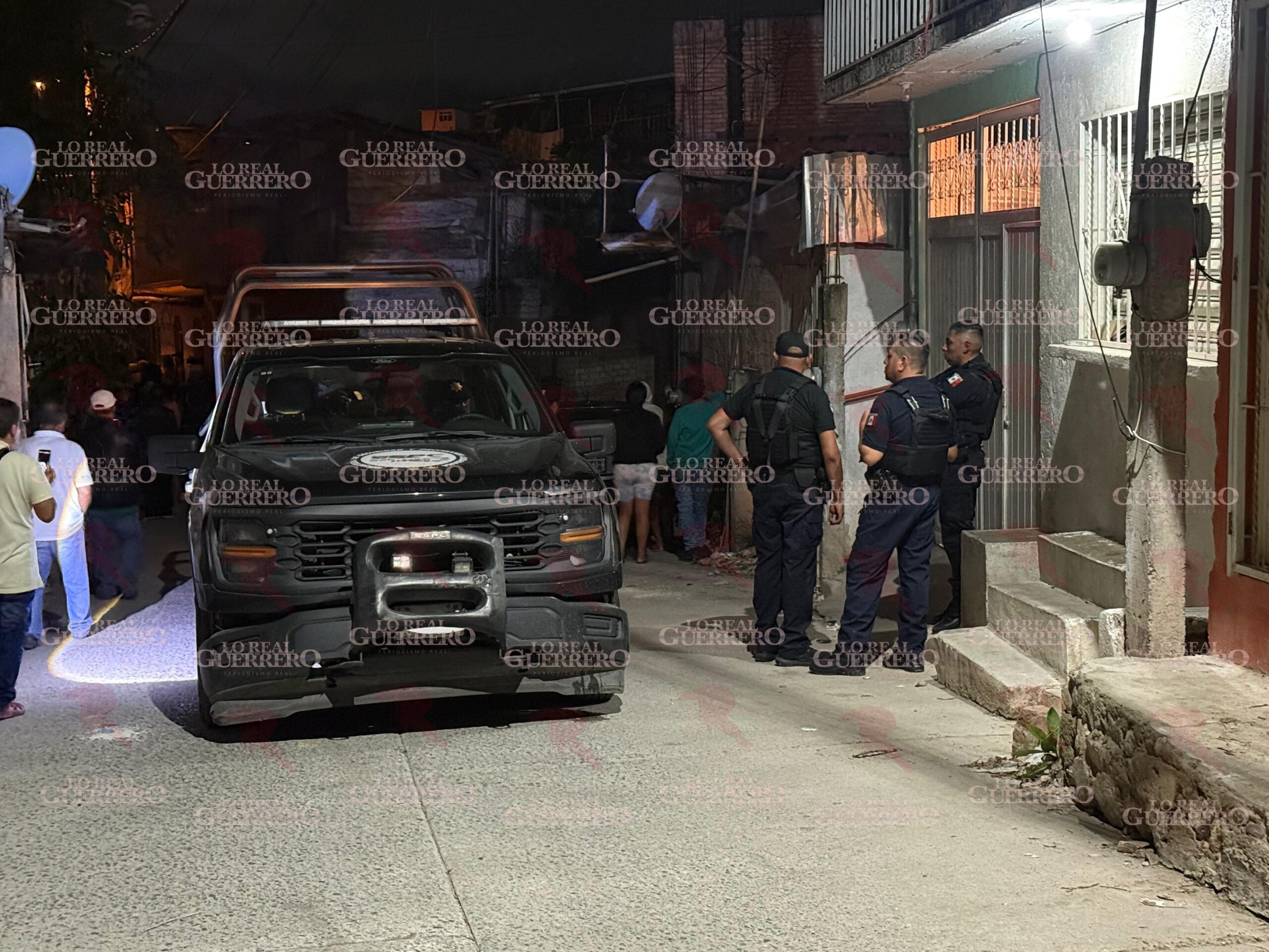 Retienen a agentes federales en Chilpancingo; vecinos los acusan de atacar a balazos a un joven, hijo de un militar en activo