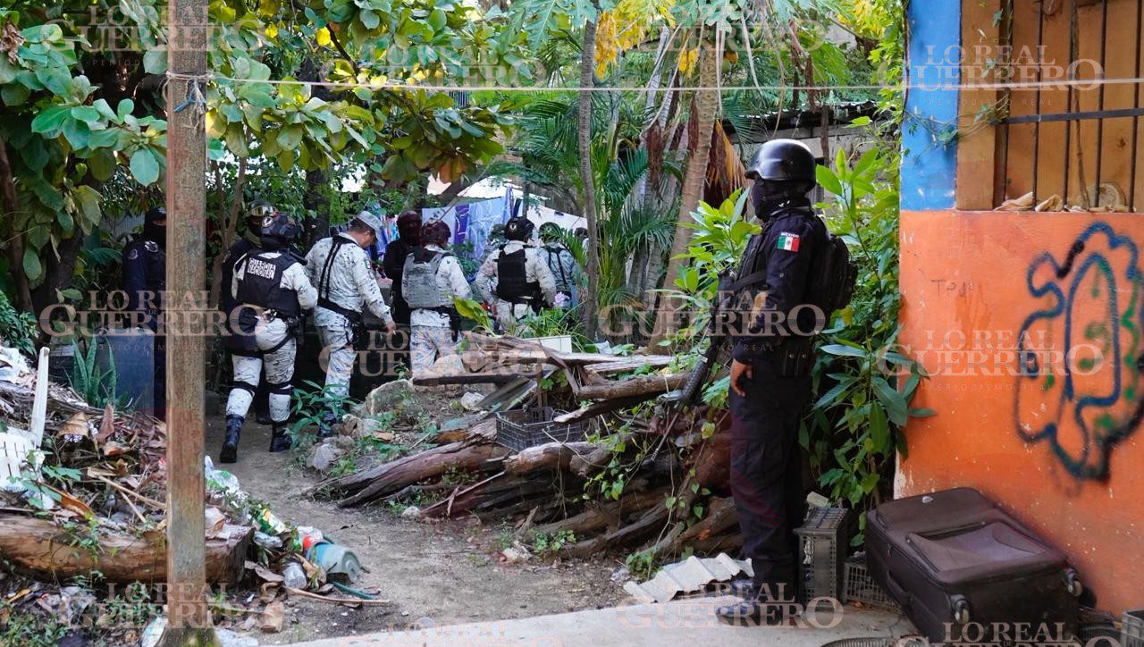 Encuentran cadáver de una mujer dentro de un arroyo en Acapulco