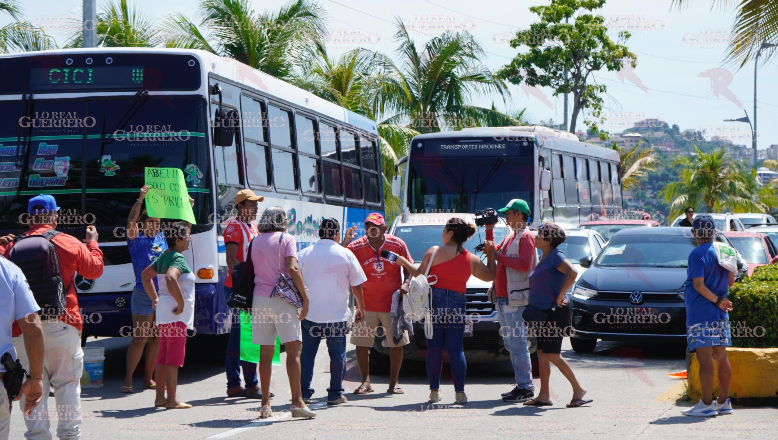 Habitantes del mencionado asentamiento, ubicado en la colonia Centro, aseguran tener mes y medio sin el vital líquido.