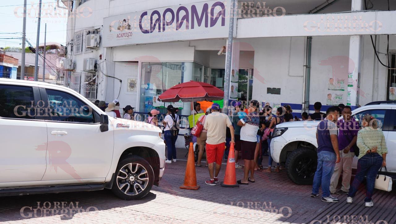 Cierran oficinas centrales de CAPAMA para exigir agua potable