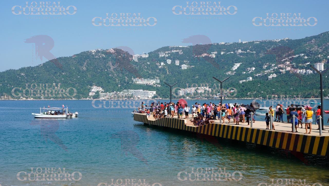 Siguen “marqueños” bloqueando el muelle para el Marinabús