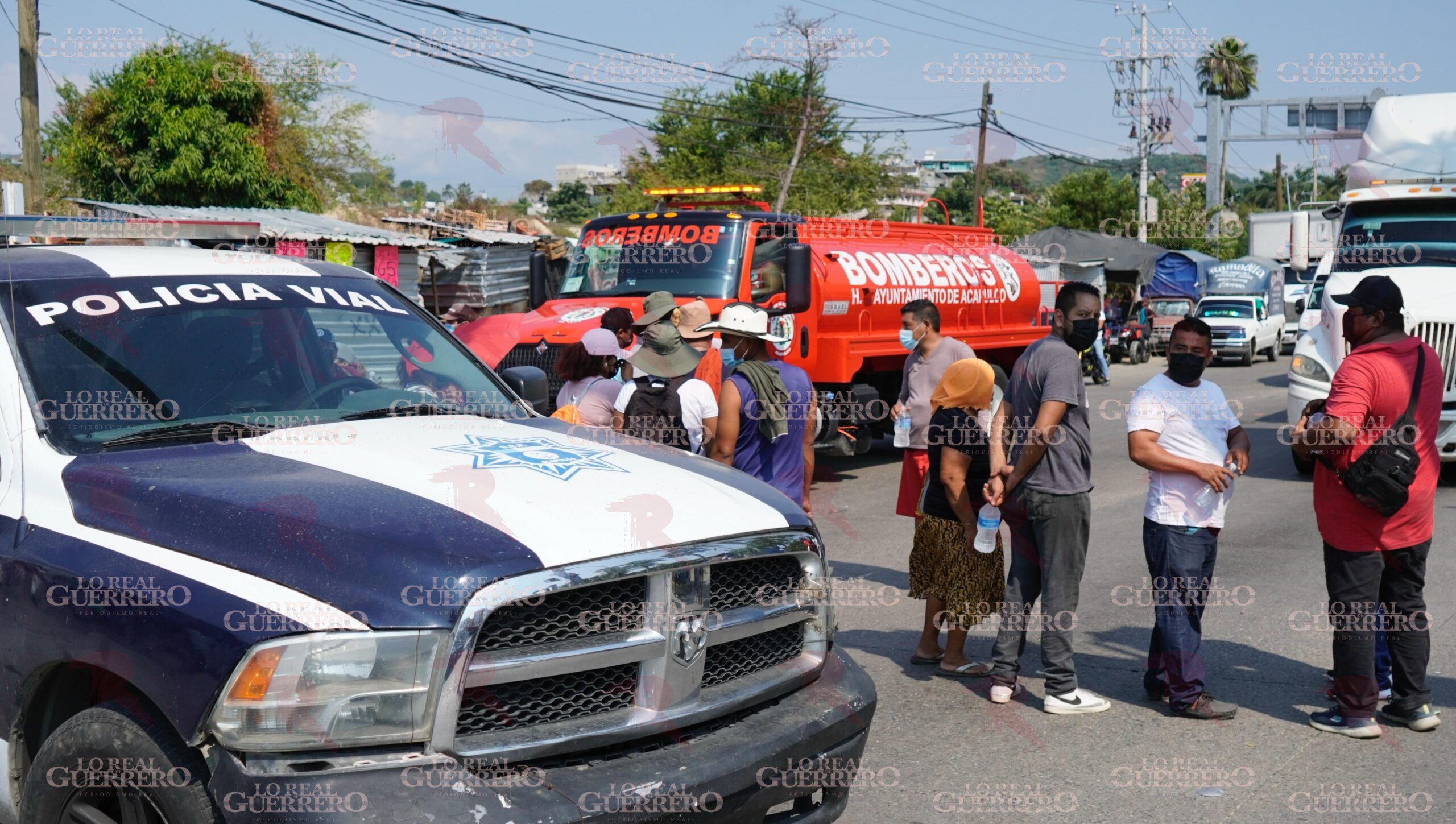 Con bloqueo, exigen la salida de la Policía Estatal del poblado de La Venta, en Acapulco