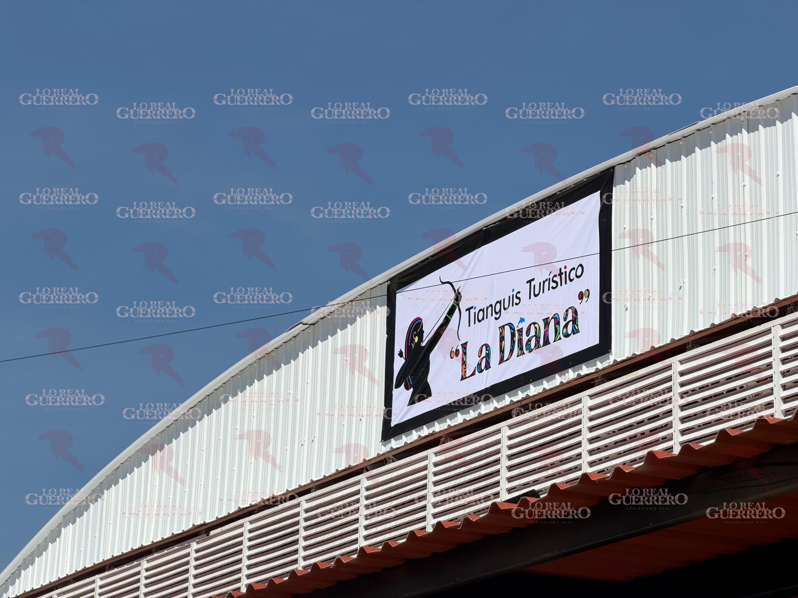 Remodela iniciativa privada el mercado de artesanías “La Diana” en Acapulco