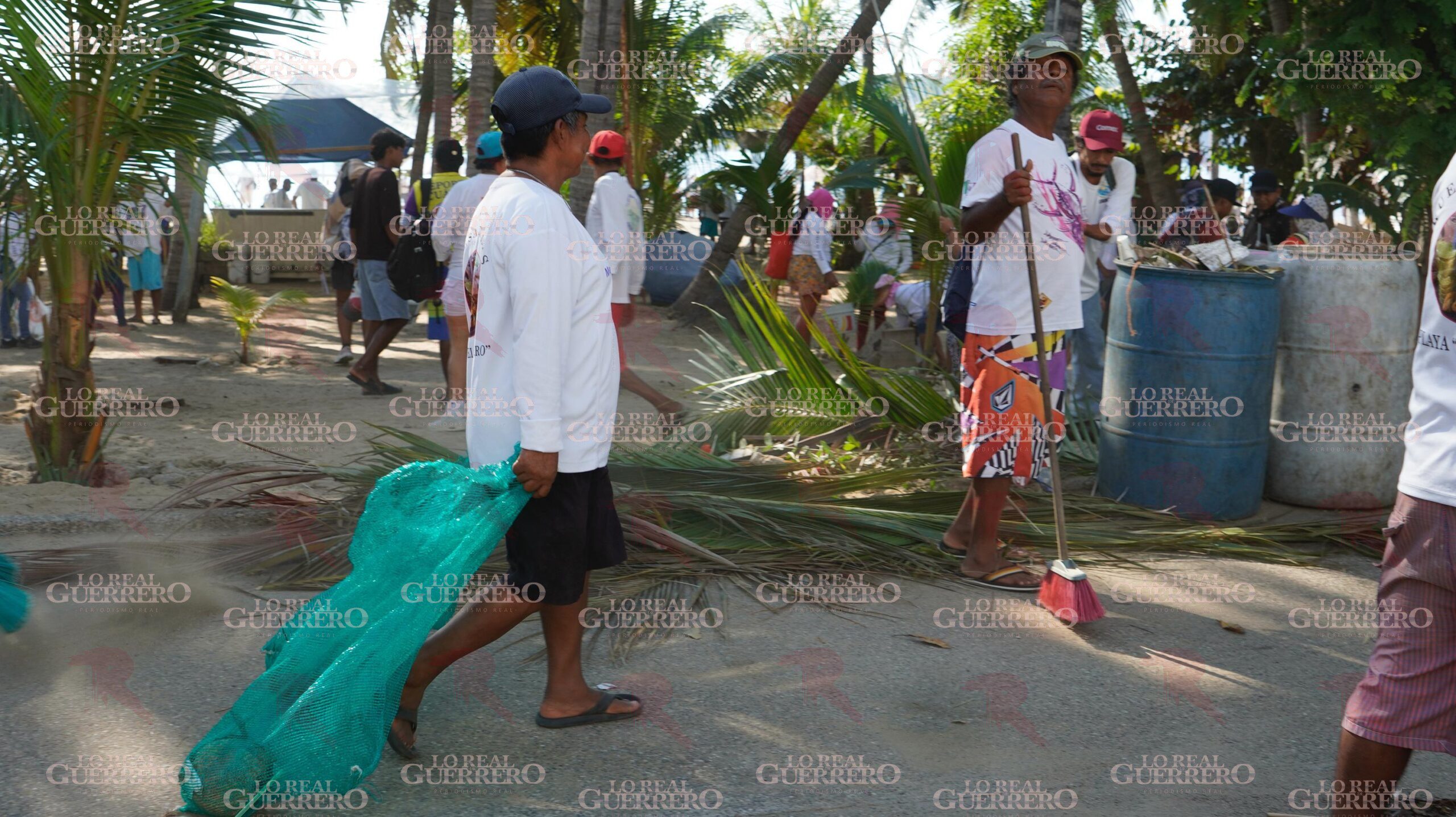 Realizan jornada de limpieza en playa Tamarindos