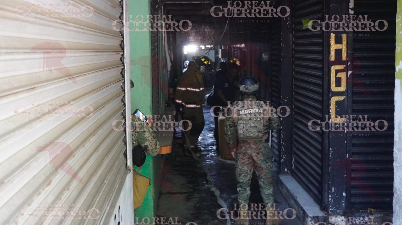 Flamazo de tanque de gas deja daños en restaurante de barbacoa en Acapulco