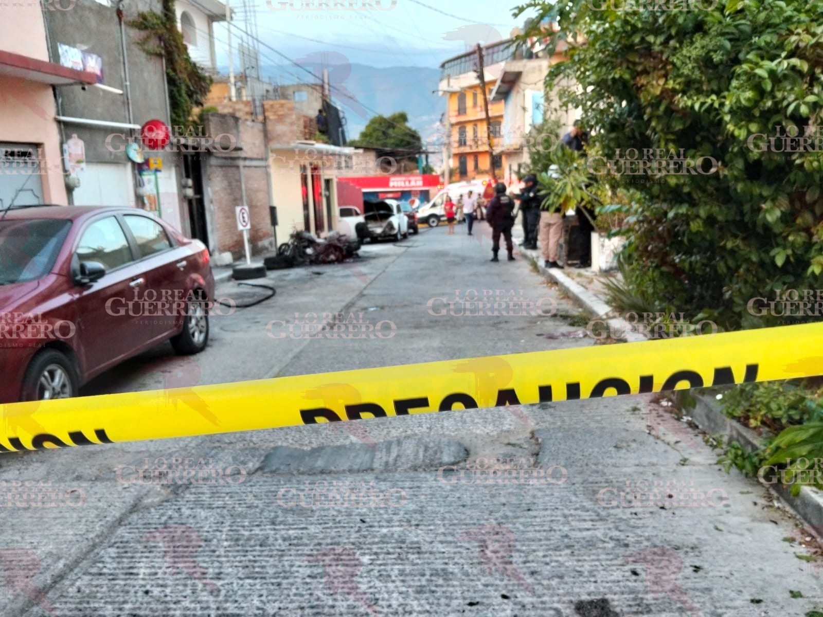 Desconocidos incendian cuatro motocicletas en el barrio de San Antonio, en Chilpancingo