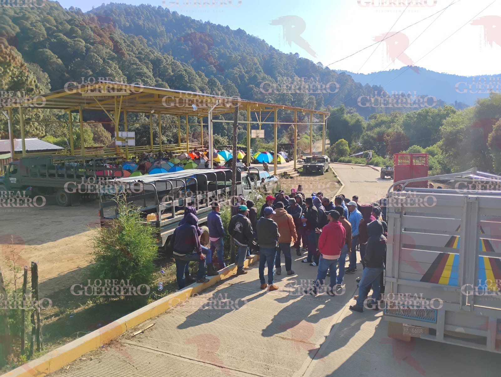 Bloquean pobladores de la sierra de Heliodoro Castillo convoy del Ejército en la localidad de Capulines
