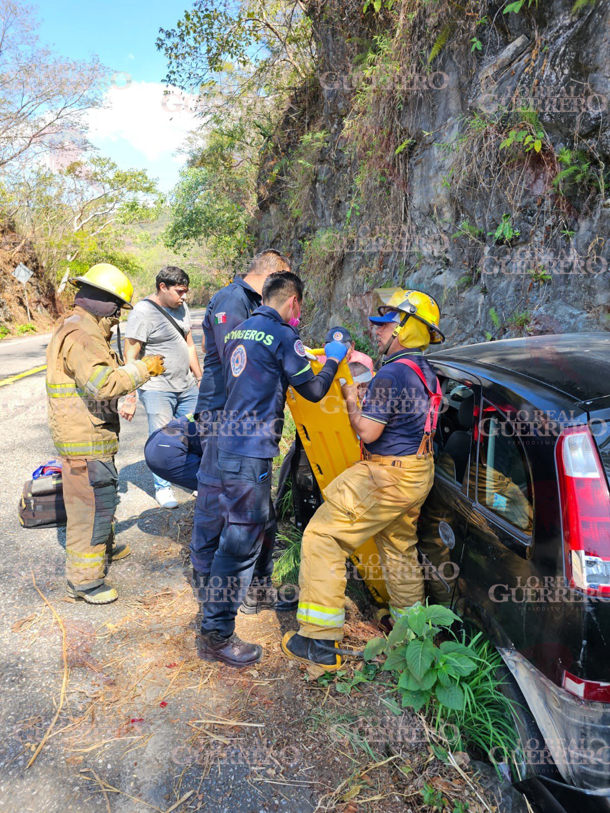 Choque automovilístico en la carretera federal México-Acapulco deja tres heridos