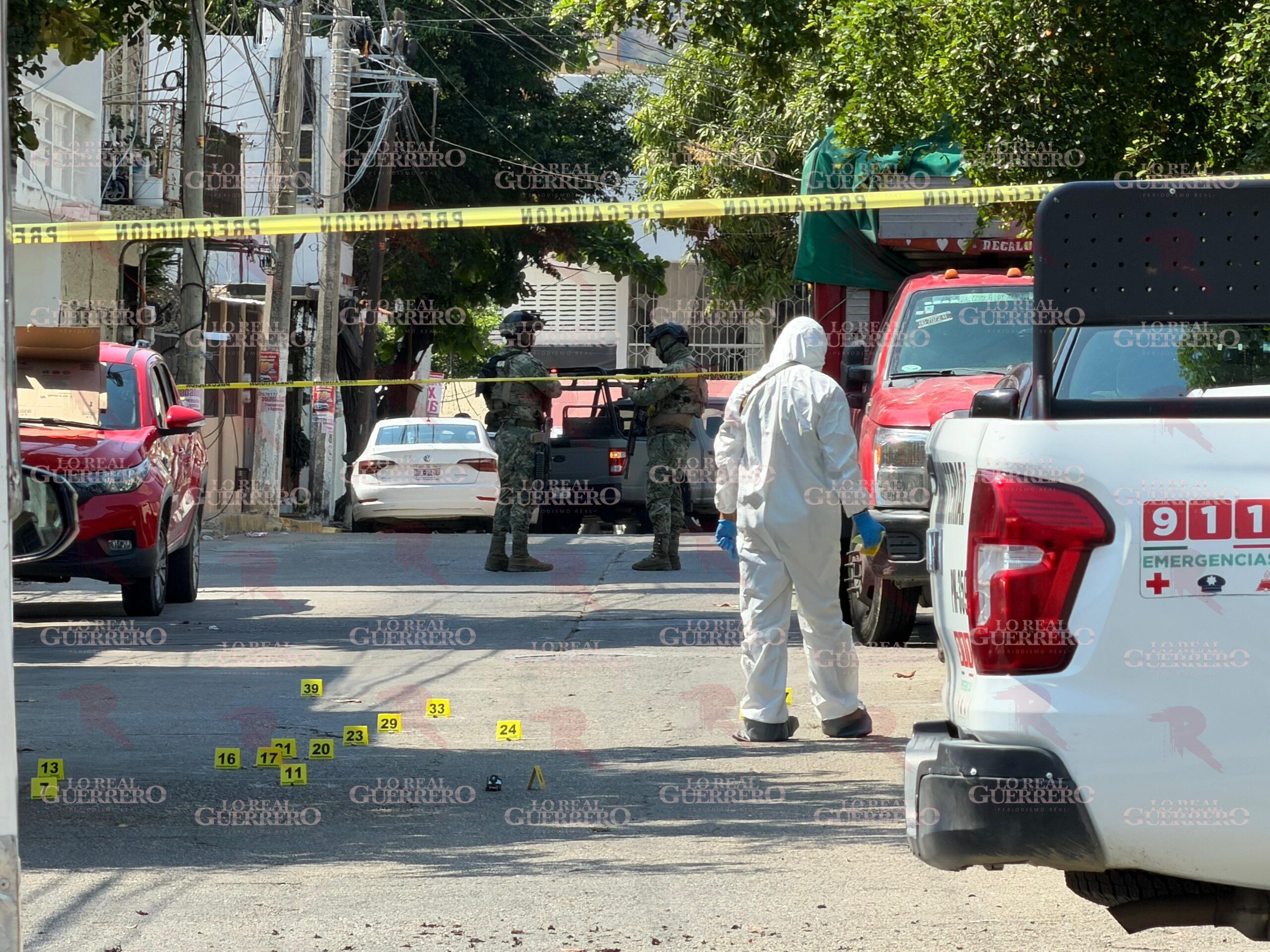 Rafaguean a sujeto a bordo de su camioneta