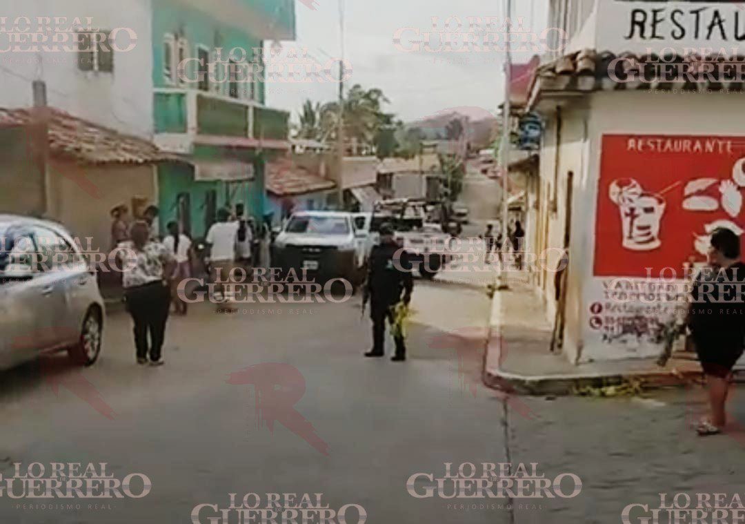 Joven, bajo los influjos de presuntas drogas, asesina a sus padres en Xochistlahuaca