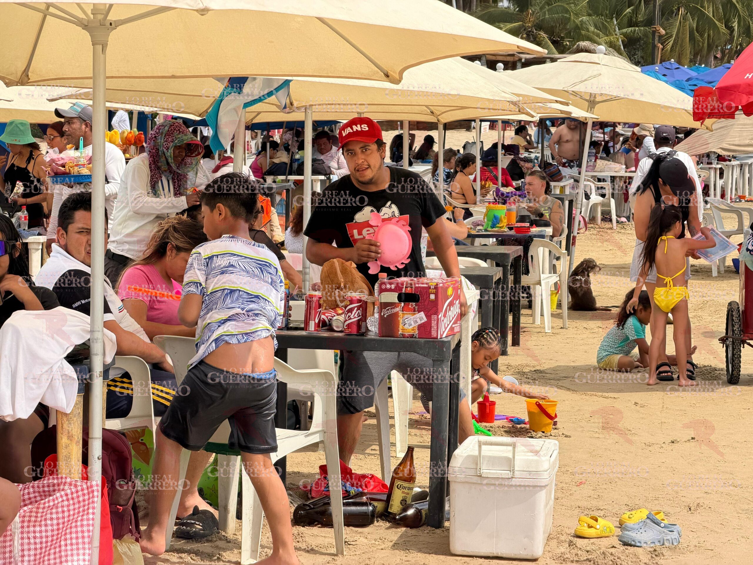 Visitan miles Acapulco en el primer fin de semana del año