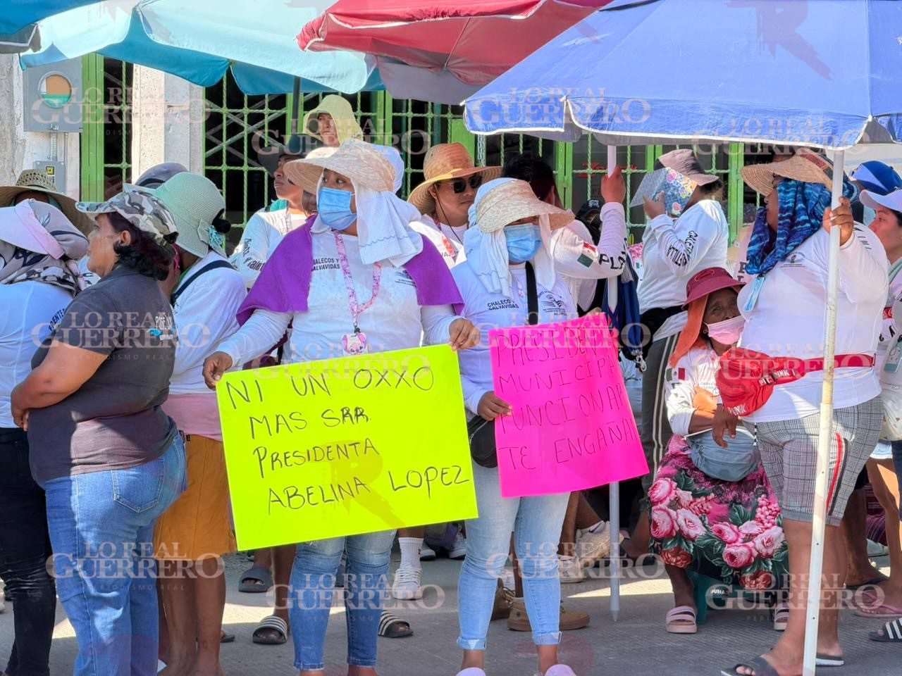 Protestan contra instalación de nuevo Oxxo frente a Caleta