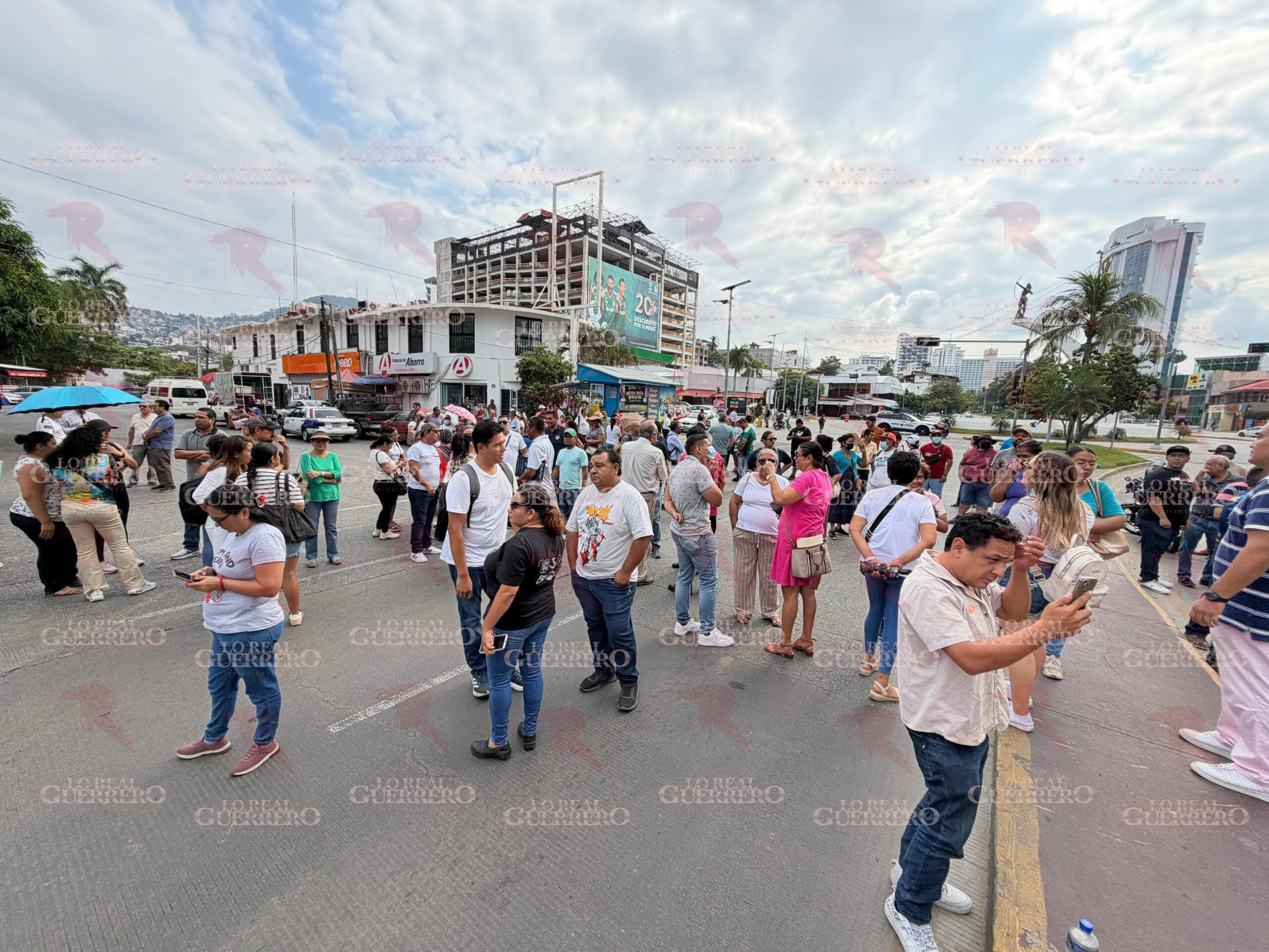 Maestros bloquearon por más de cuatro horas la Costera
