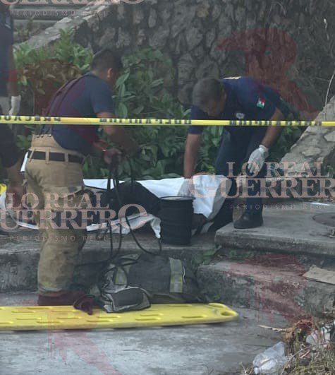 Hallan cuerpo sin vida en canal cercano a un plantel educativo